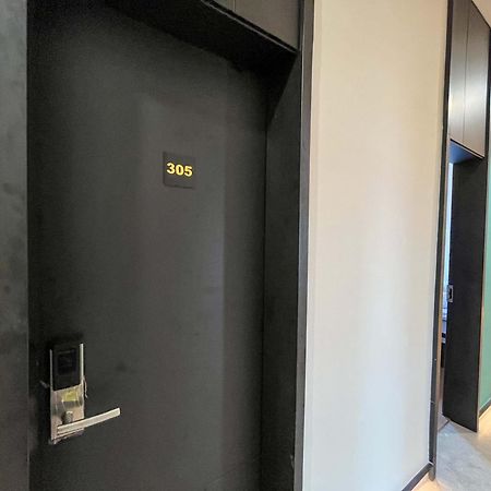 Sans Hotel Premiere Majapahit Semarang Exterior foto