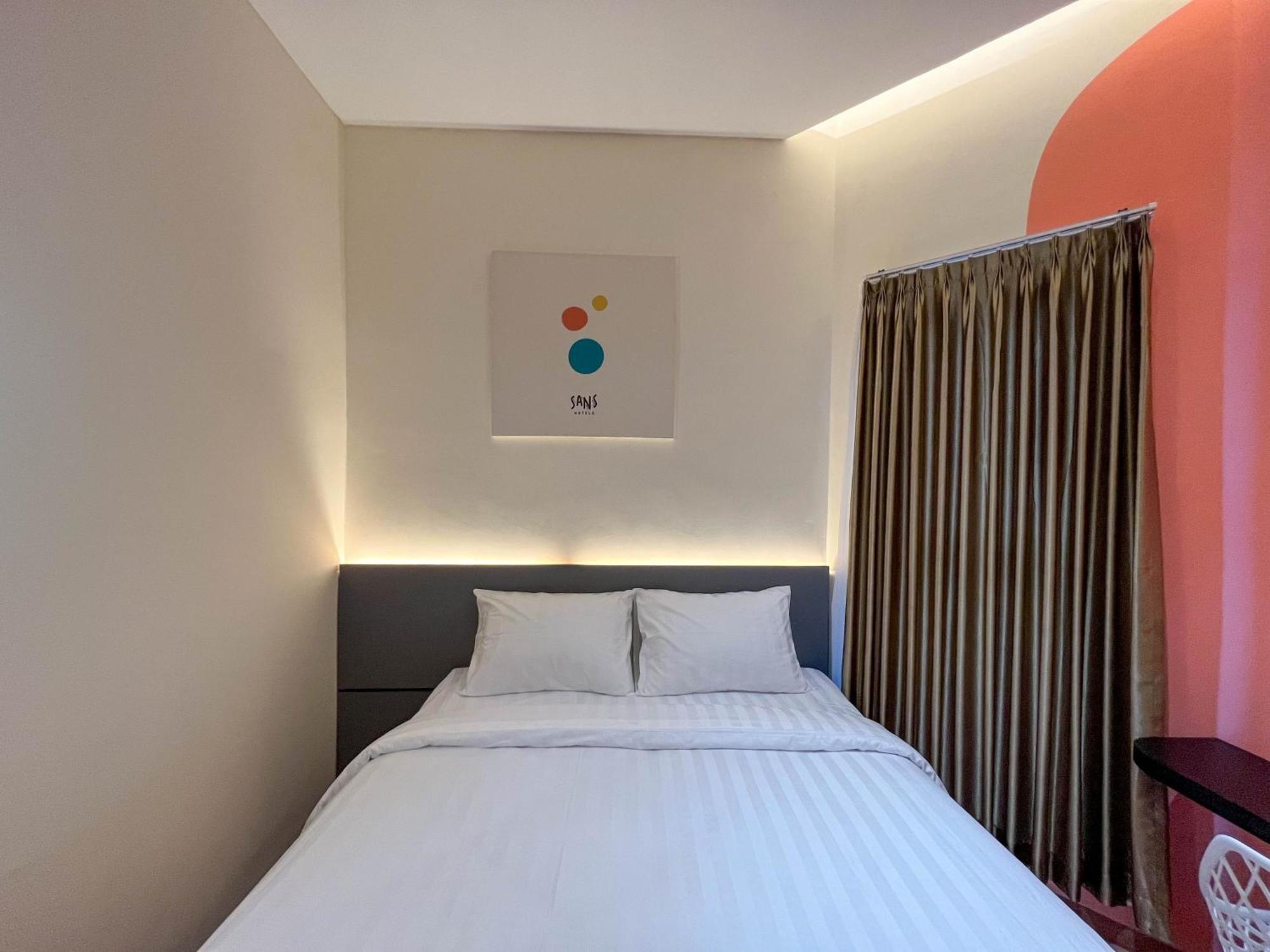 Sans Hotel Premiere Majapahit Semarang Exterior foto